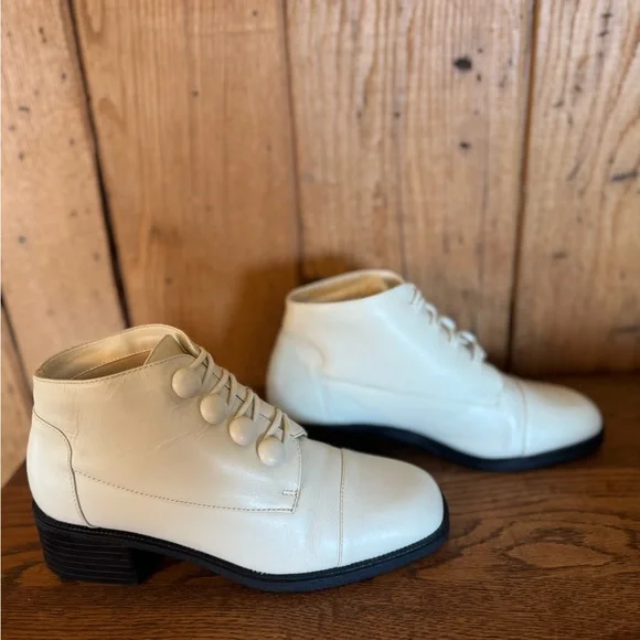 Vintage Cream Leather Ankle Boots - Picture 6 of 16
